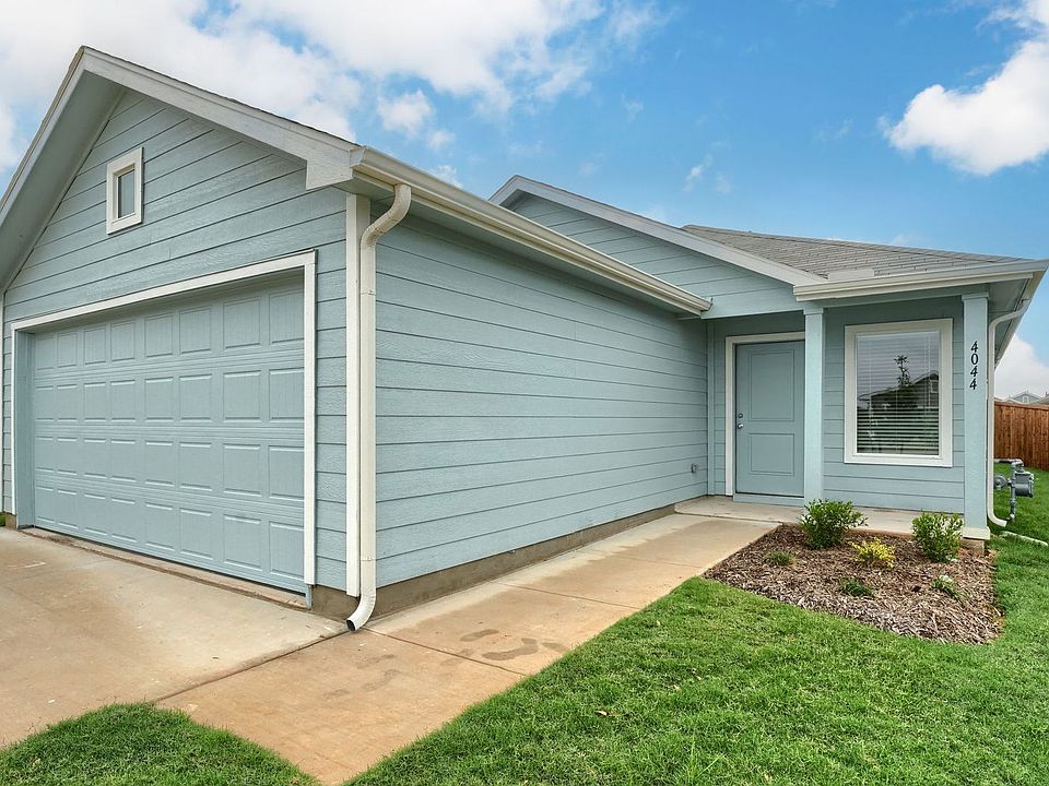 1st image of 4044 Equestrian Dr