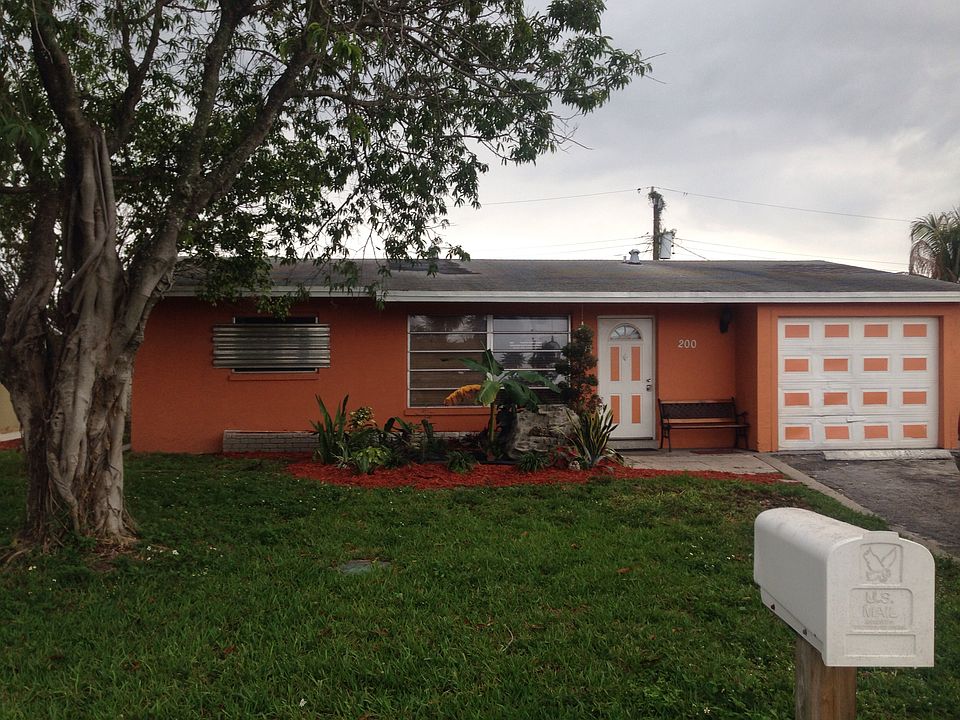 1st image of 200 NW 20th Ct