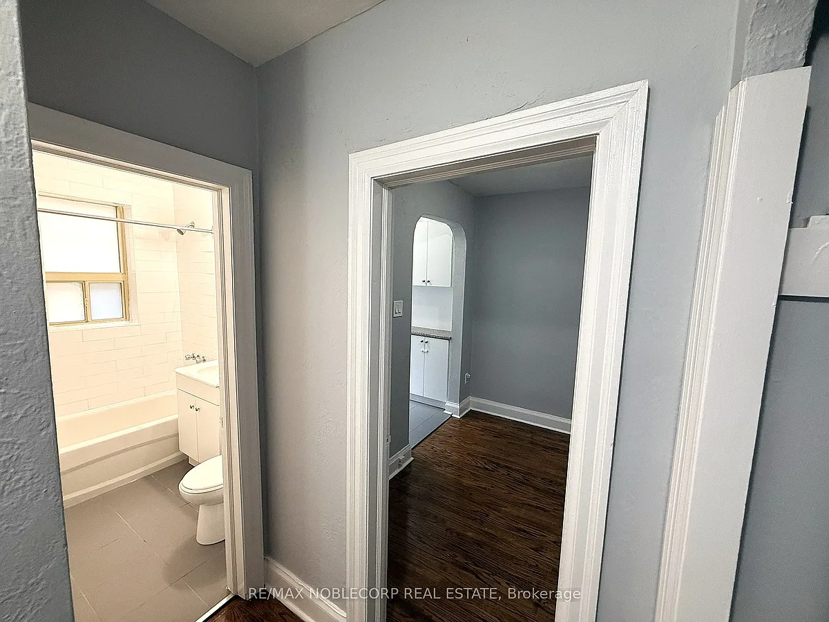 Building Photo - 1377 Bayview Ave #1