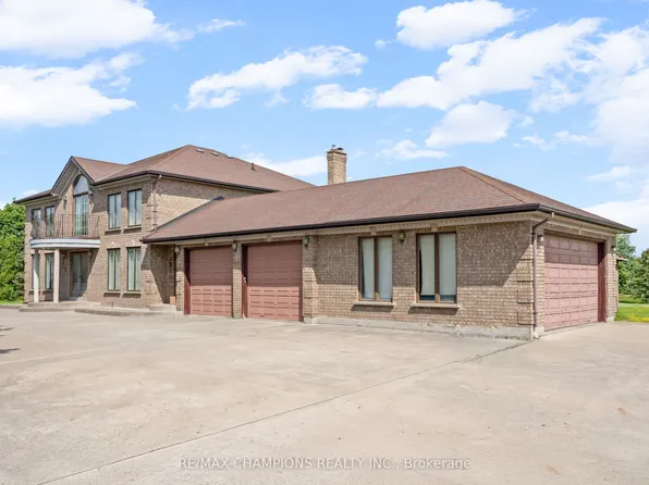4047 Countryside Dr E, Brampton, ON L6P 0T4