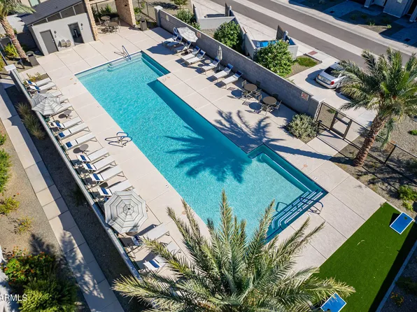 2823 W RED FOX Road, Phoenix, AZ 85085