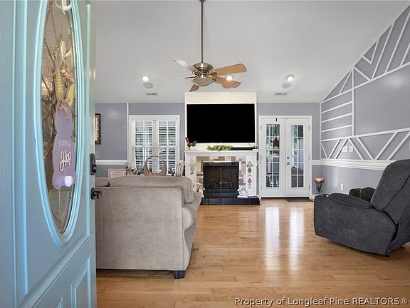 5th image of 213 Danielle Dr