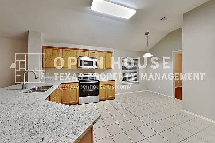 423 Butternut Dr — Photo 7