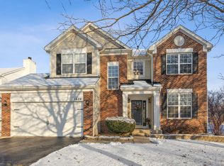 2624 Red Hawk Ridge Dr, Aurora, IL 60503