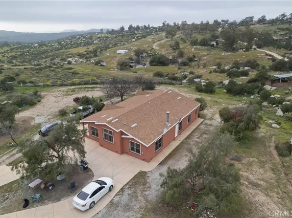 35125 Hobbiton Rd, Hemet, CA 92544