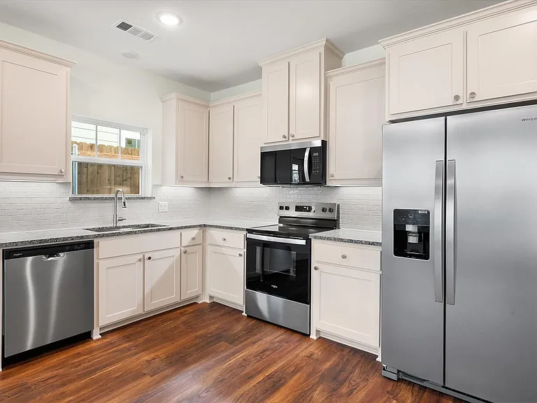 504 E Kimball St #1 — Photo 8