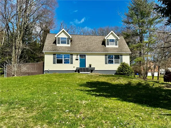 135 Normal Ave, Slippery Rock, PA 16057