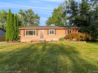 2867 Dearborn Ave, Rochester Hills, MI 48309