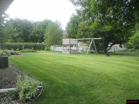 4th image of 214 Holly Ln