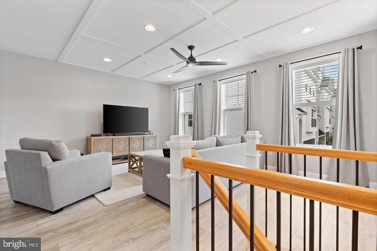3 bed, 4.0 bath, 2395 sqft, $4,500 — Photo 4