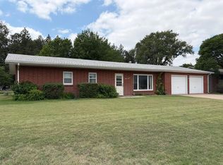107 Cay Ave, Meade, KS 67864
