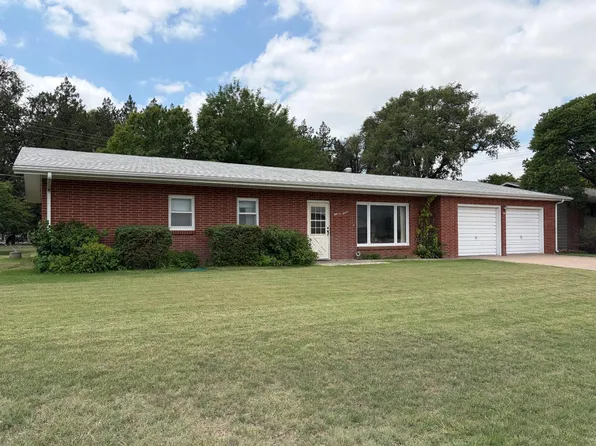 107 Cay Ave, Meade, KS 67864