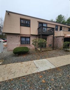 11 Apple Valley Pkwy APT 2, Smithfield, RI, 02828