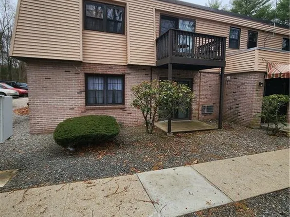 11 Apple Valley Pkwy APT 2, Smithfield, RI 02828