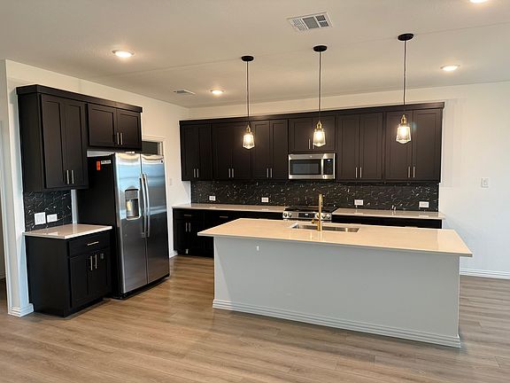 4th image of 749 Waterhouse Lake Dr