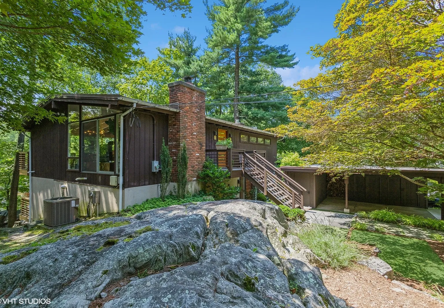 4 bed, 2300 sqft, $9,000 — Photo 3