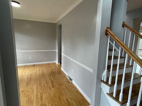 5th image of 1513 King Henry Dr #1