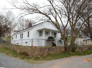 35 Brookewood Ave, Staunton, VA 24401