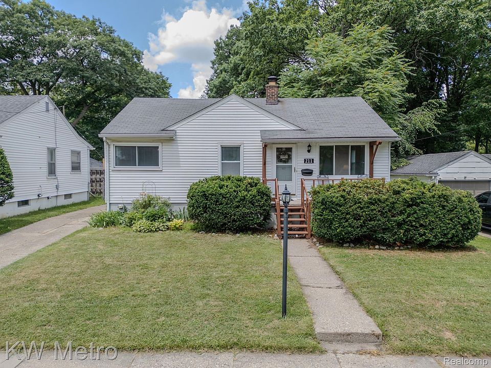 1st image of 211 Lincoln Ave