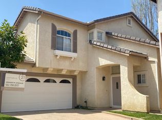 9 Skyflower Ln, Simi Valley, CA 93065