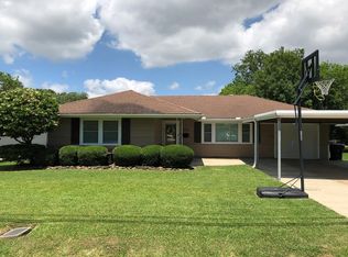 6253 Dave St, Groves, TX 77619