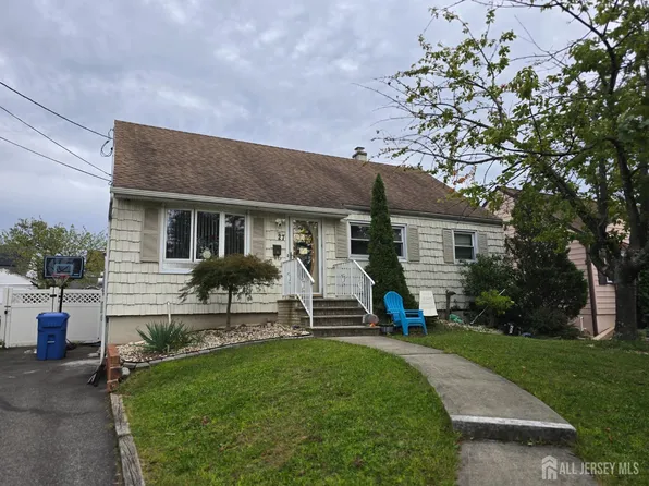 27 Melvin Ave, Iselin, NJ 08830