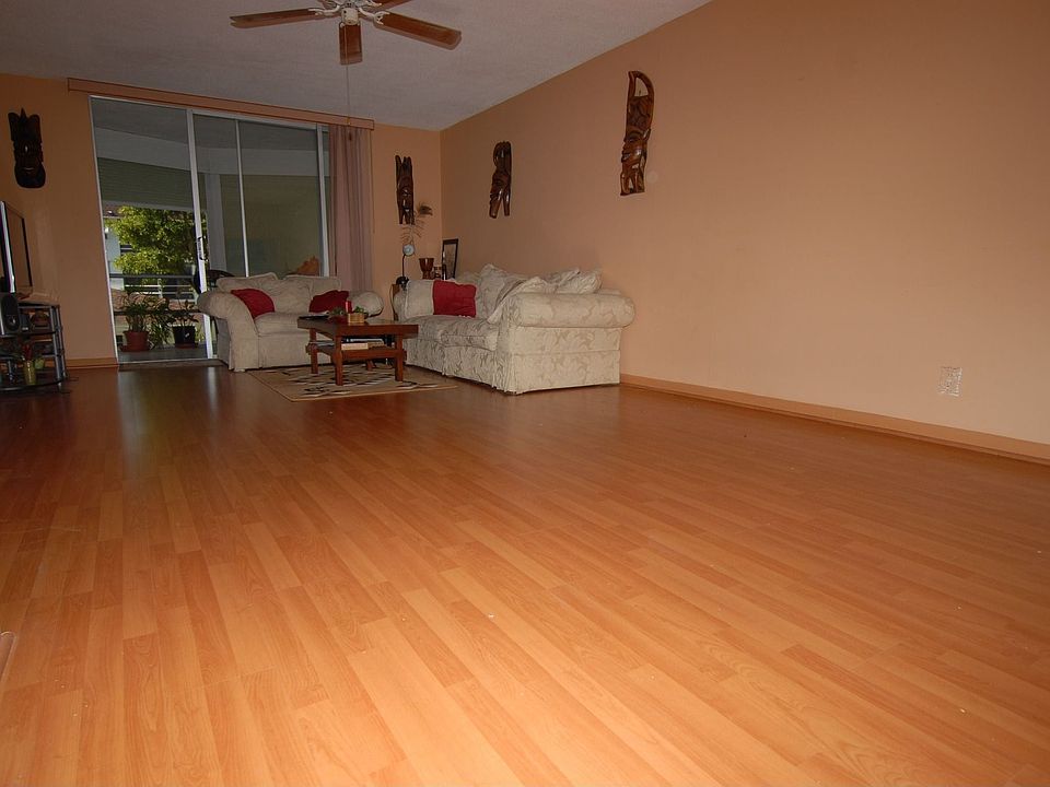 1st image of 400 SE 10th St APT 206