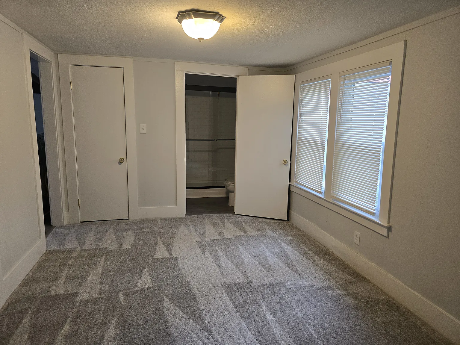 2 bed, 650 sqft, $1,350 — Photo 4
