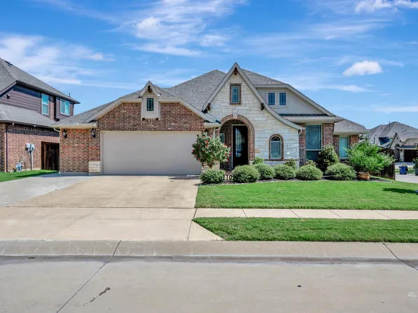 1102 Alderwood Dr, Justin, TX 76247