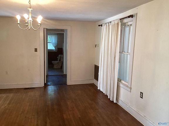 5th image of 505 Reynolds St