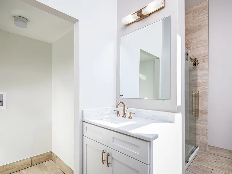 3805 Franklin Blvd #101 — Photo 6