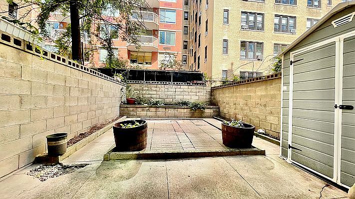 1st image of 155 W 85th St #1B