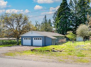 151 S Moss St, Lowell, OR 97452