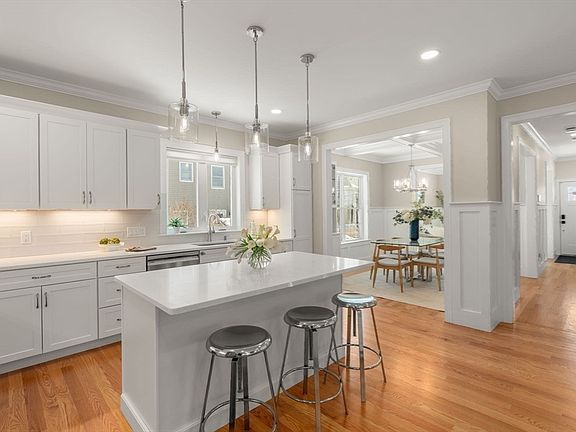5th image of 211 Florence Ave