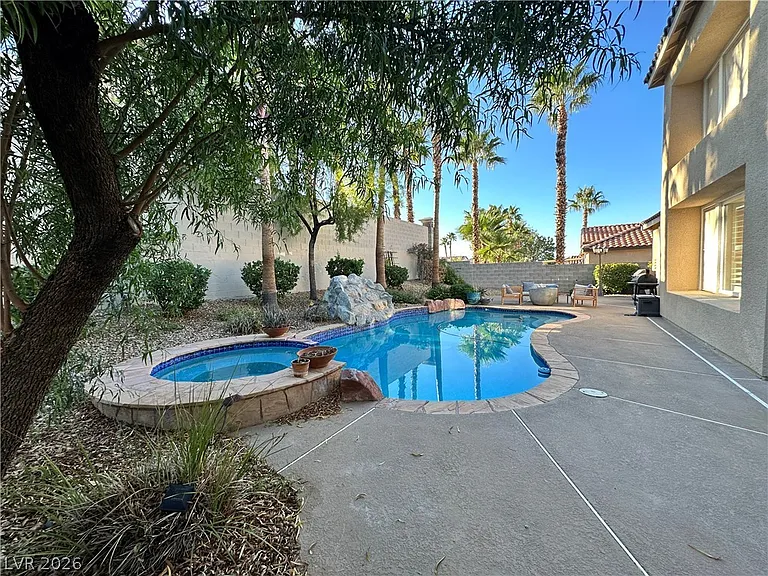 1211 Martini Dr — Photo 36