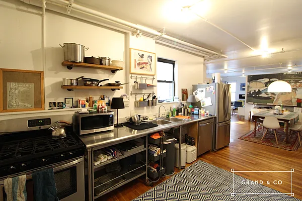 Rented by Grand & Co. | media 10