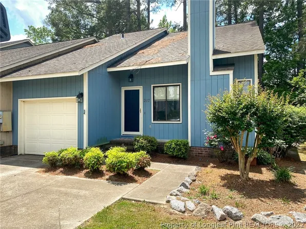 207 Charmant Rd, Lumberton, NC 28358