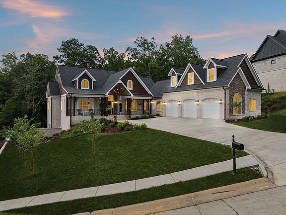 4th image of 717 Pembridge Cir NW