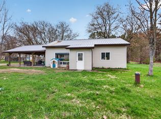 14 Glastonbury Rd, Addington Highlands, ON K0H2G0