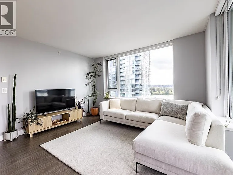 668 Columbia St #1011 — Photo 11