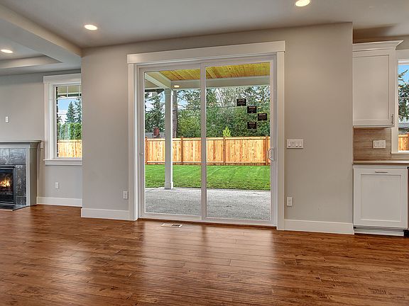 Slider to Covered, Lit Patio