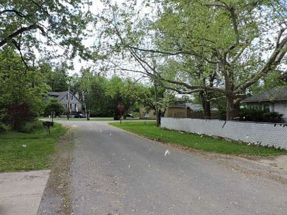 2nd image of 7201 Hunter Dr