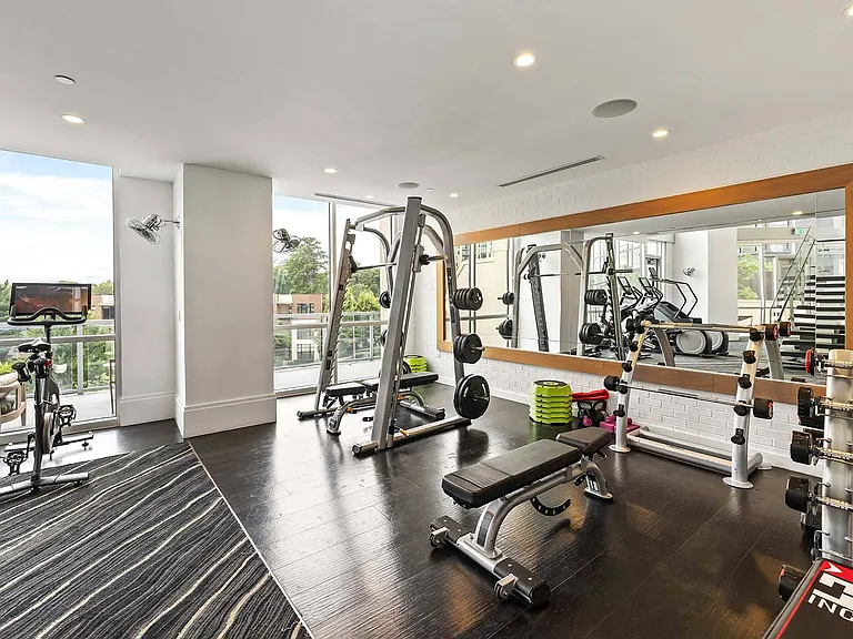 The Huntley Luxury Apartments — Photo 49