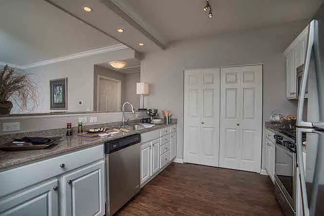 Designer Unit Kitchen