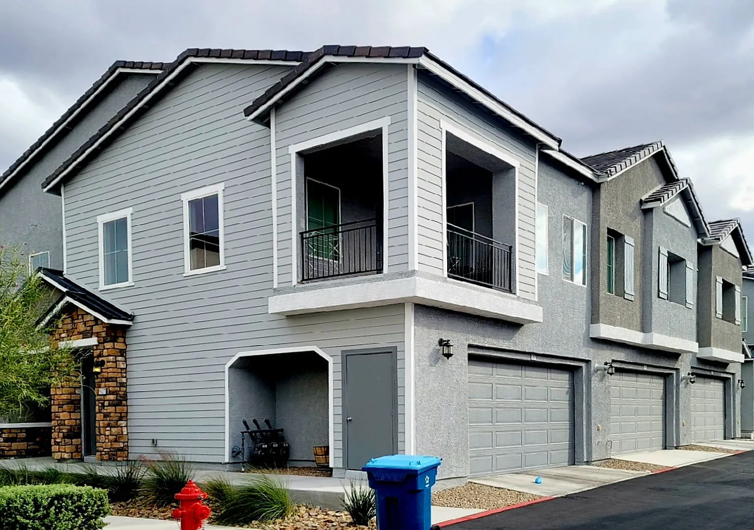 544 Teovani St #916 - 3 bedrooms, 3 bathrooms, 1768 SQFT — Photo 1