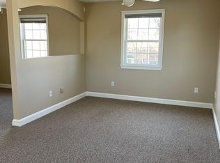 118 Green Knolls Ln, Fairfield, CT 06824