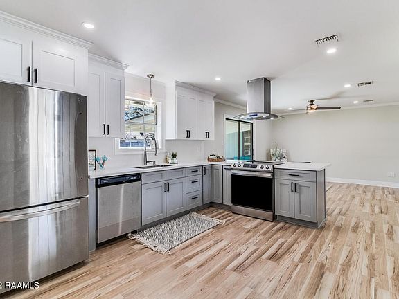 5th image of 319 San Carlos Cir
