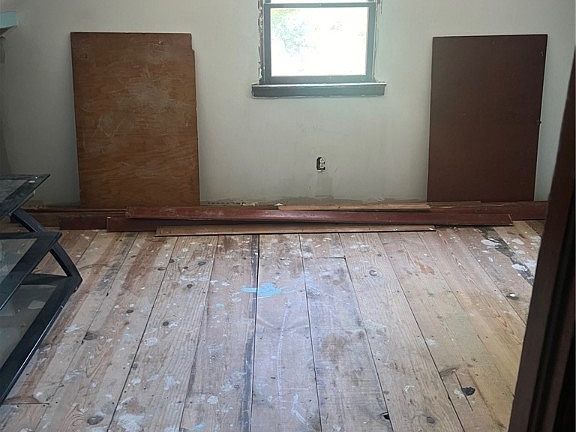 2nd image of 3751 Ada Ave