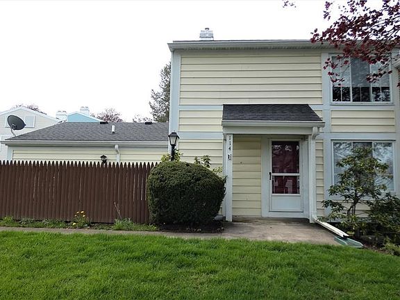 2nd image of 114 Greenway Blvd