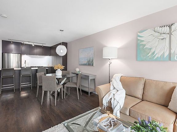 5th image of 1673 Lloyd Ave #301